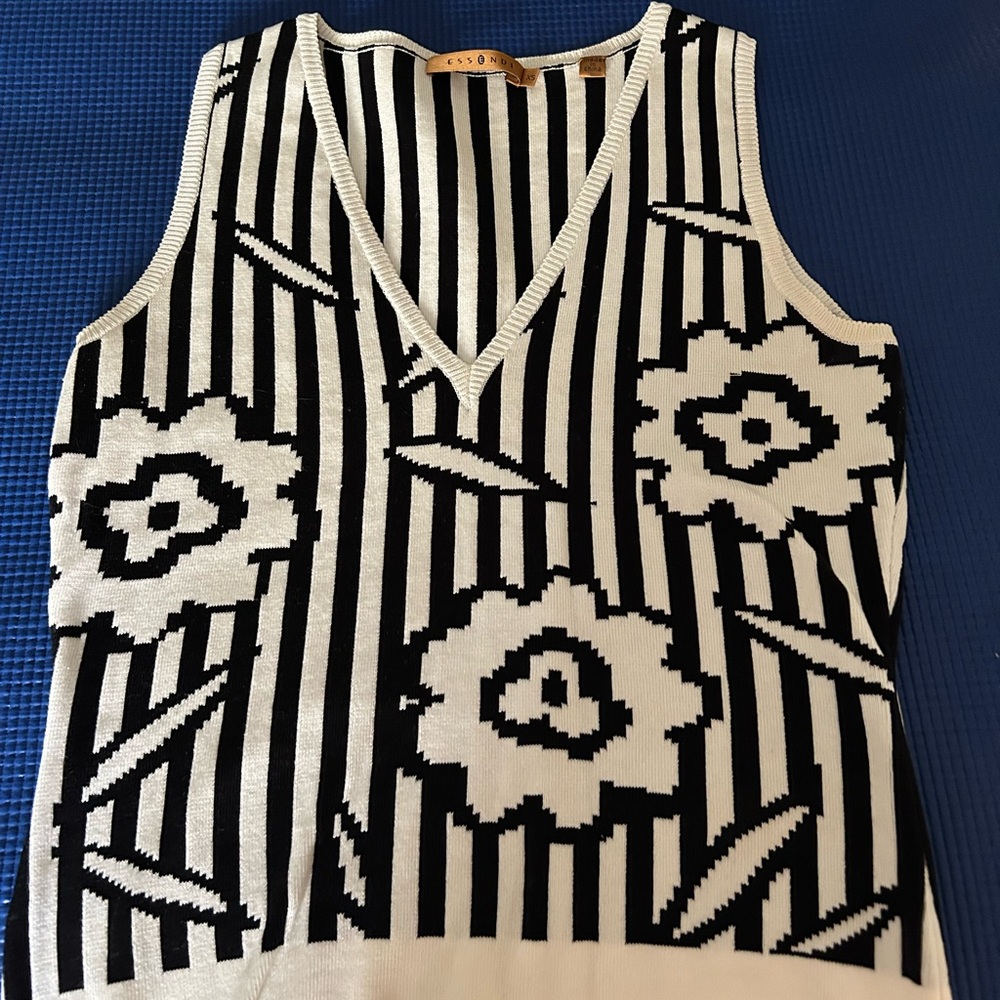 Sleeveless sweater